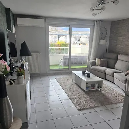 Entier Avec Terrasse Eybens